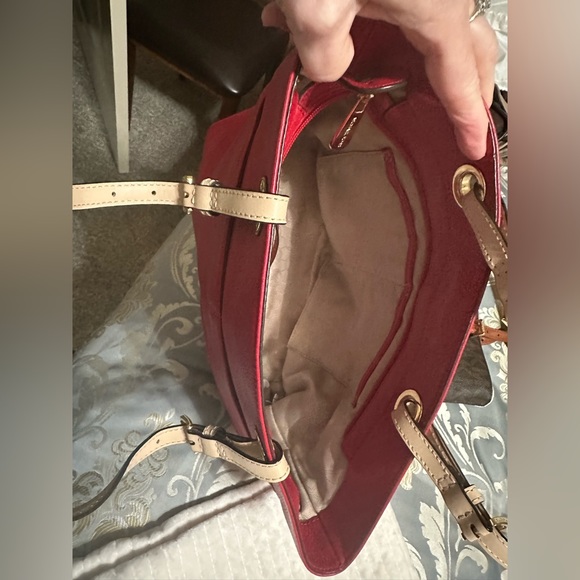 Michel khors purse// red// very clean// - Picture 2 of 4